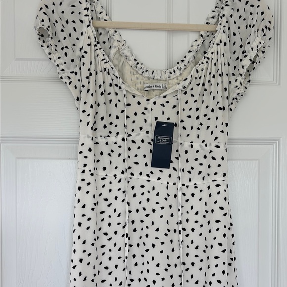 NWT Black and White Mini Dress - Picture 6 of 7